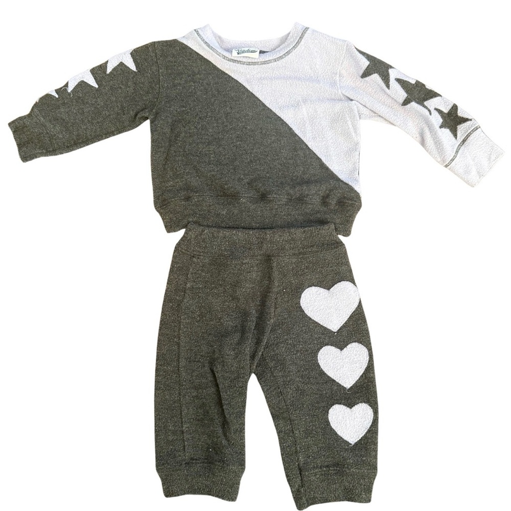 Random Hearts Baby Set